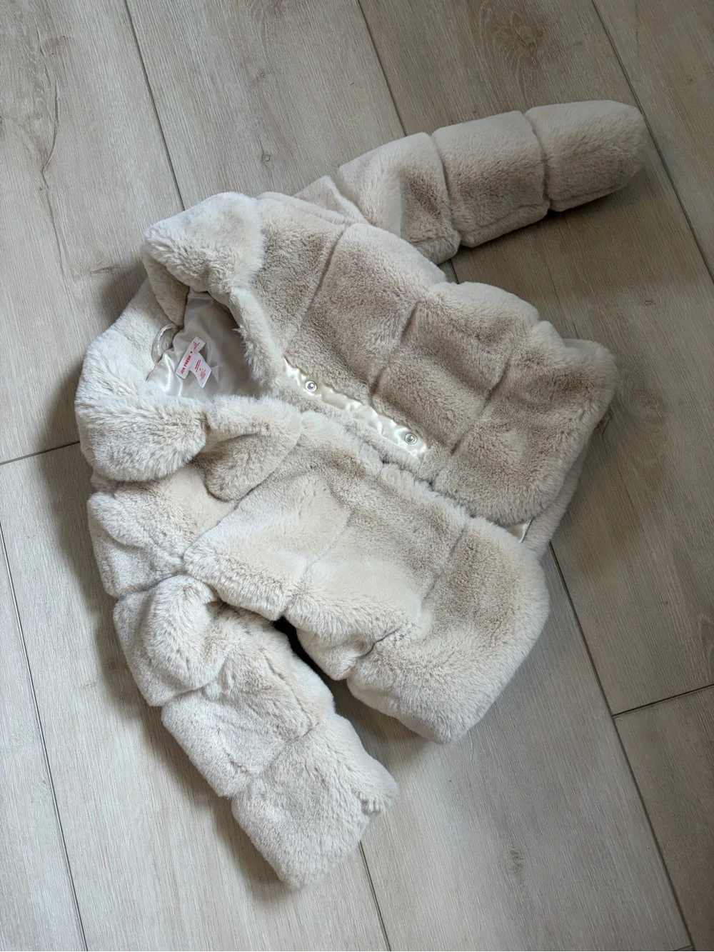 Jillian Harris x Joe Fresh Cream Faux Fur Jacket - Picture 1 of 2